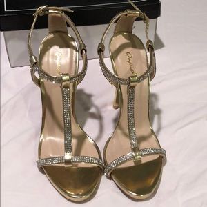 Brand new Gold t strap heel size 6.5